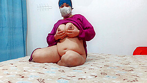 Valentine’s Day – Paki Girl Shows Big Tits HD Arab