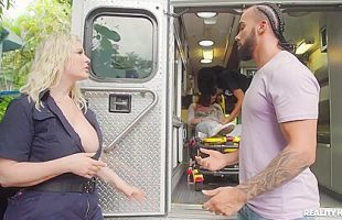 Jenna Starr, Roxie Sinner, James Angel – Emergency Threesome Threesome Porn Videos